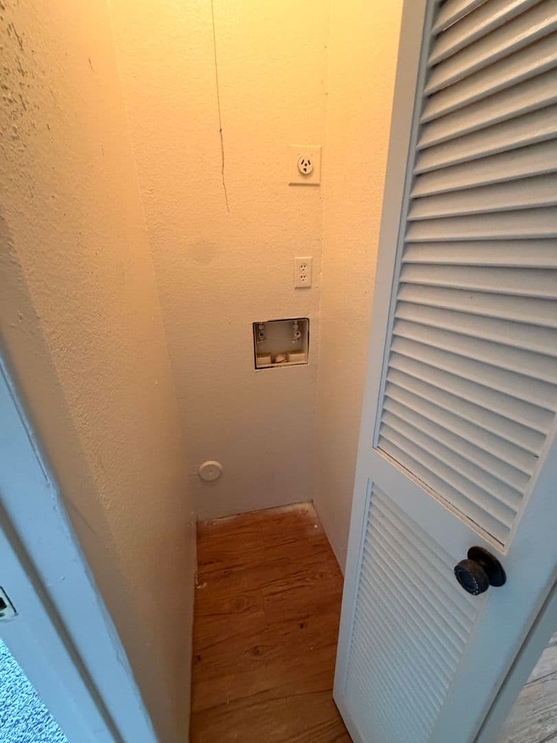 Tempe Apartment: 825 S. River Drive