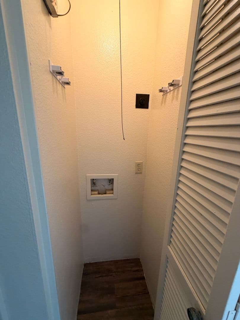 Tempe Apartment: 825 S. River Drive