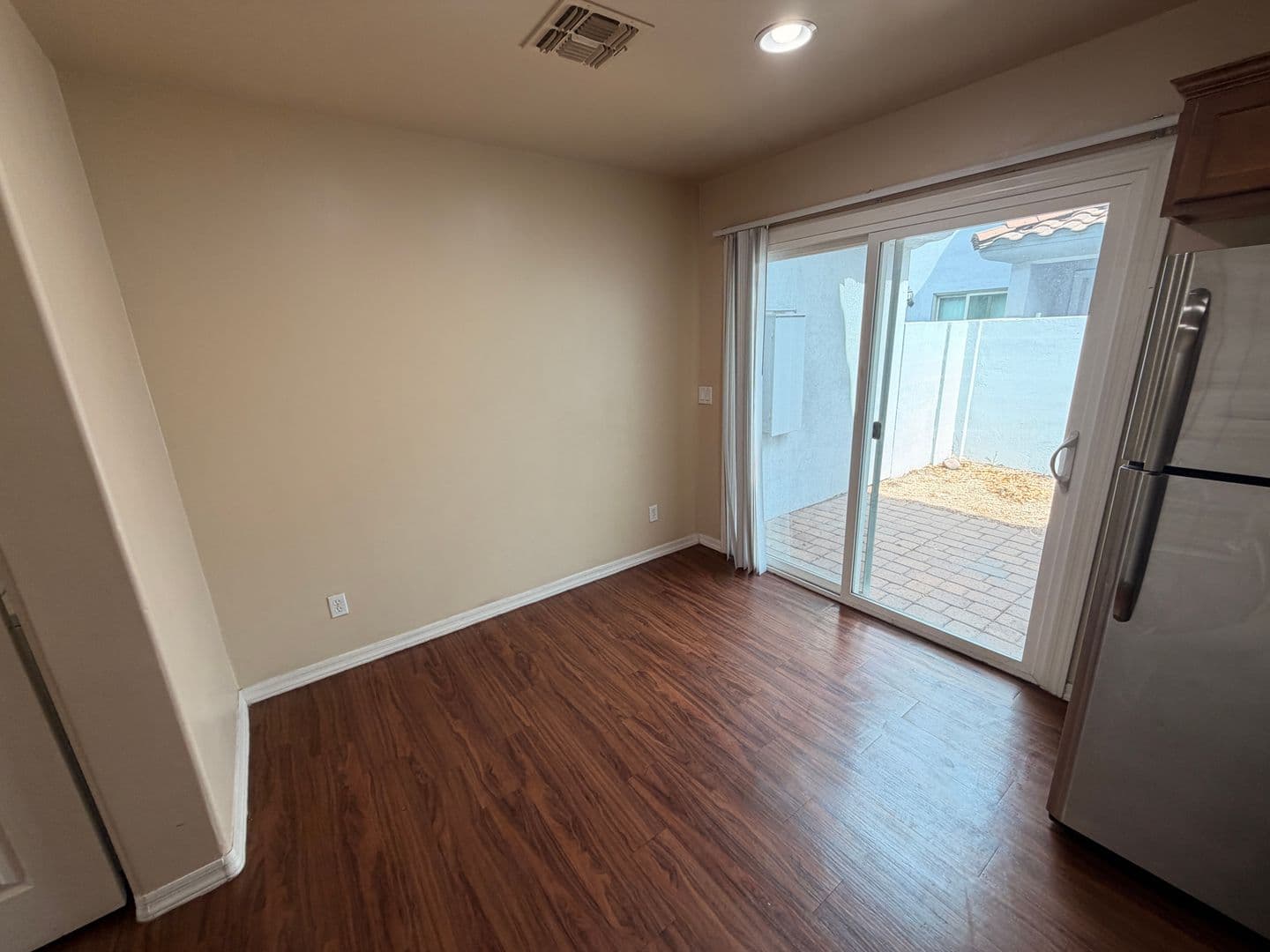 Phoenix Townhome: 17402 N 19th Ave