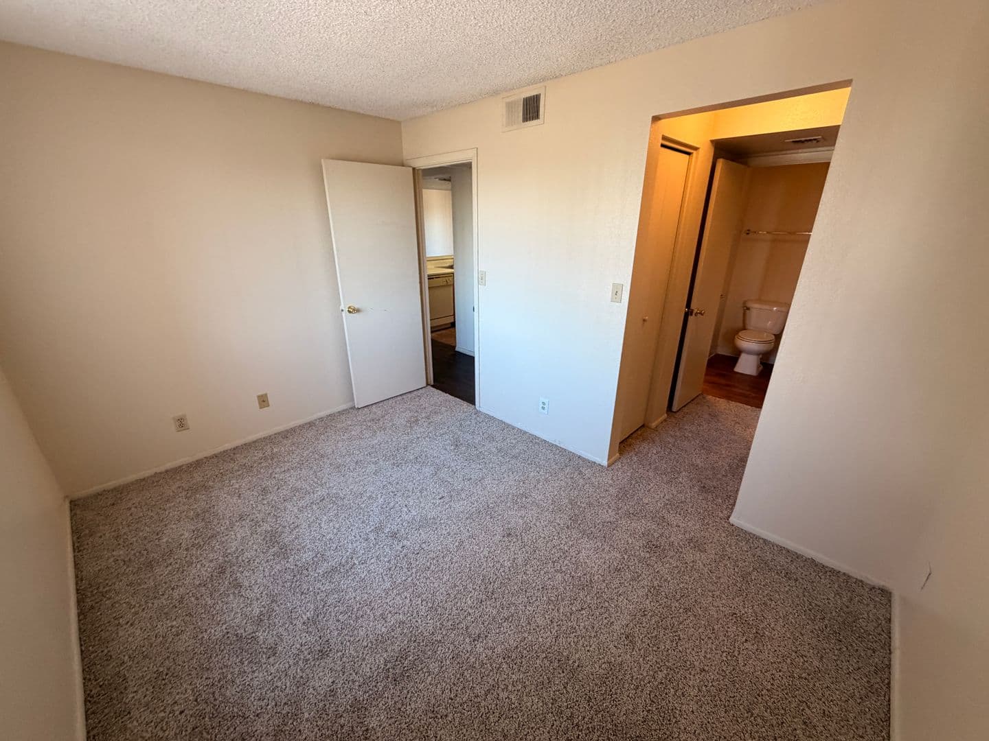Tempe Apartment: 825 S. River Drive