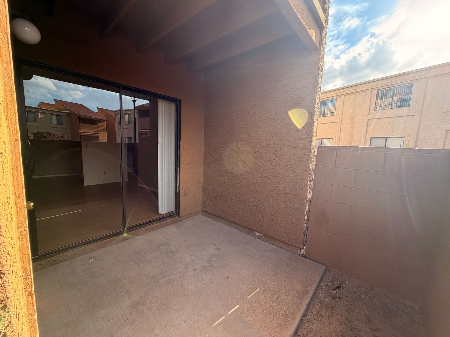 Tempe Apartment: 825 S. River Drive