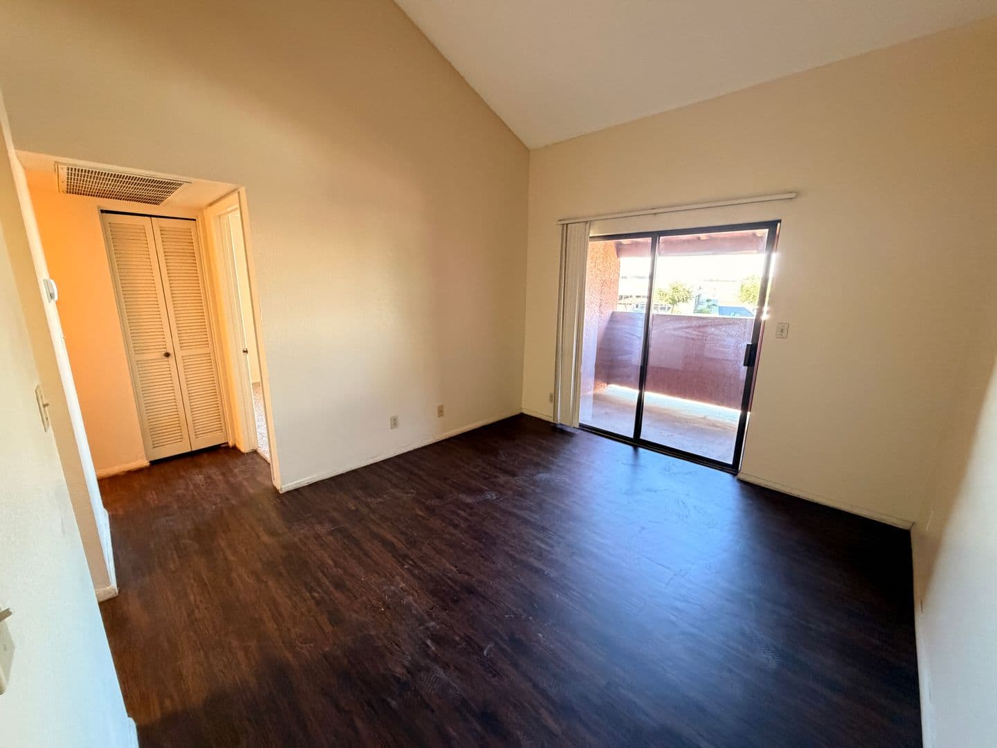 Tempe Apartment: 825 S. River Drive