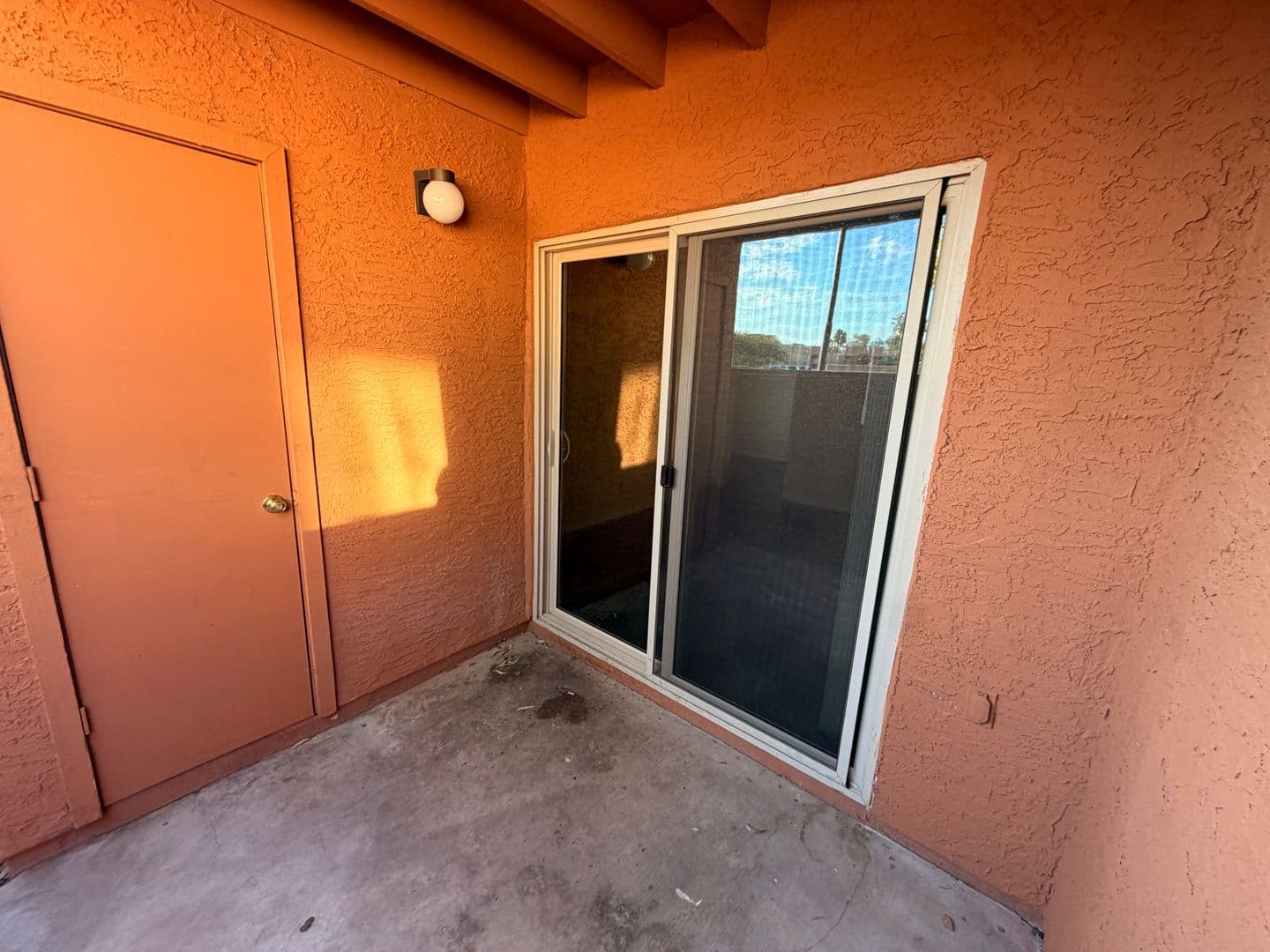 Tempe Apartment: 825 S. River Drive