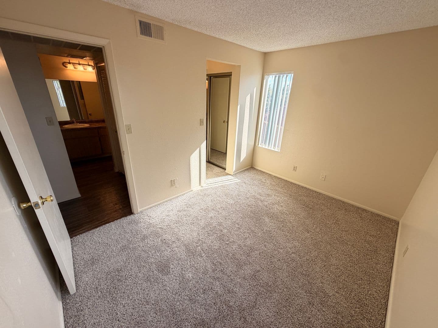 Tempe Apartment: 825 S. River Drive