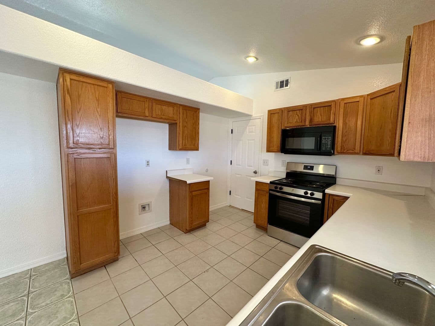 Golden Valley House: 6582 W. Hershey Way