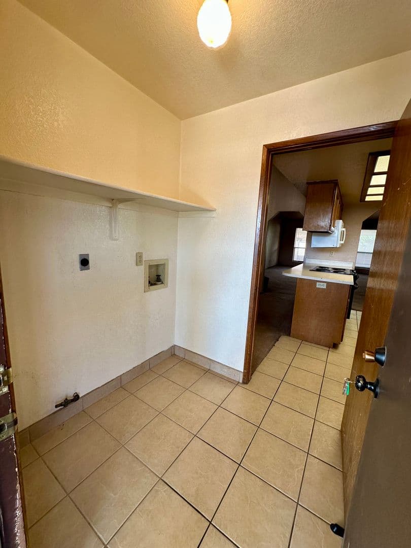 Kingman House: 3550 N. Verdugo Rd.