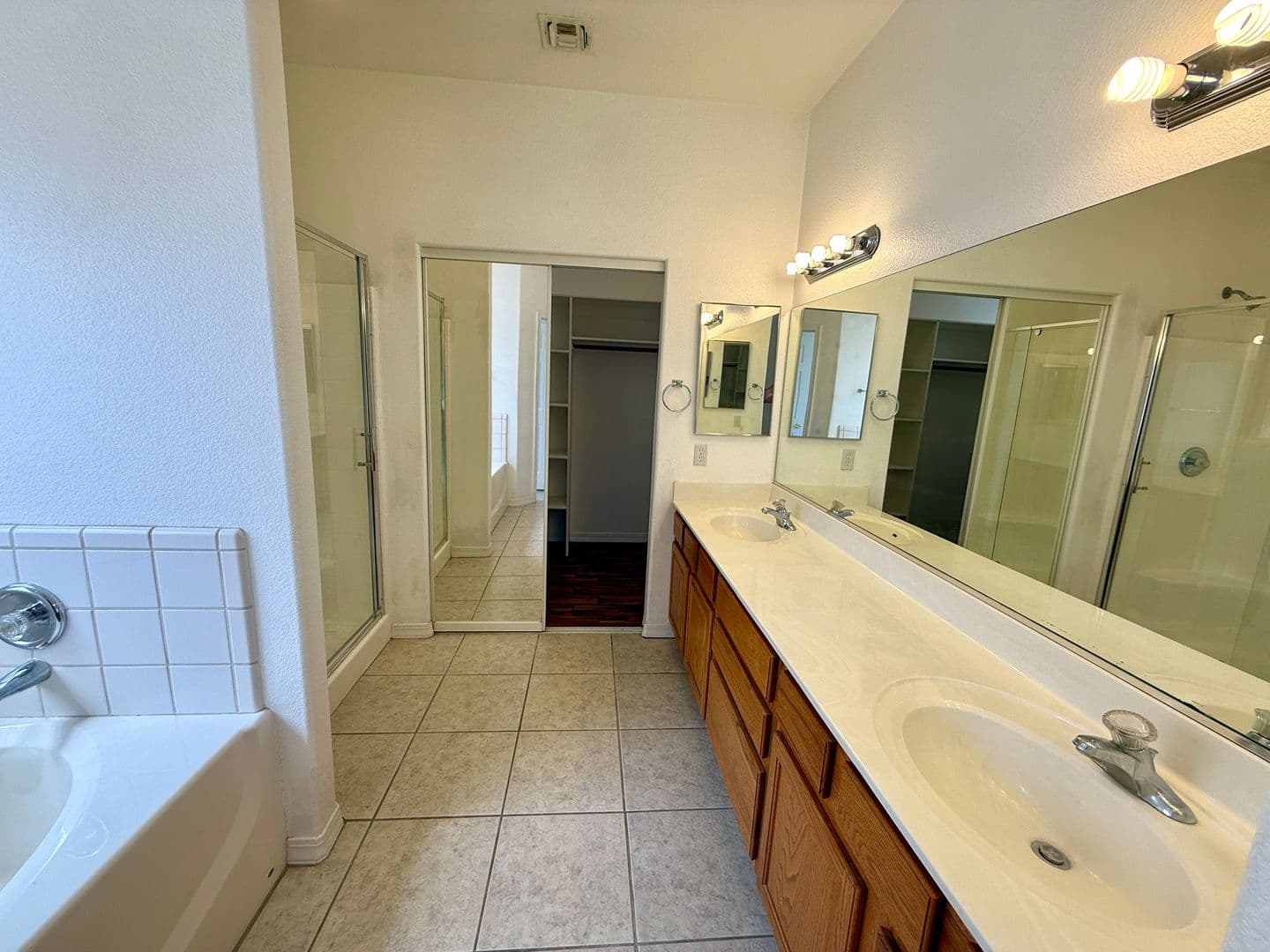 Kingman House: 2116 Roy Rogers Way