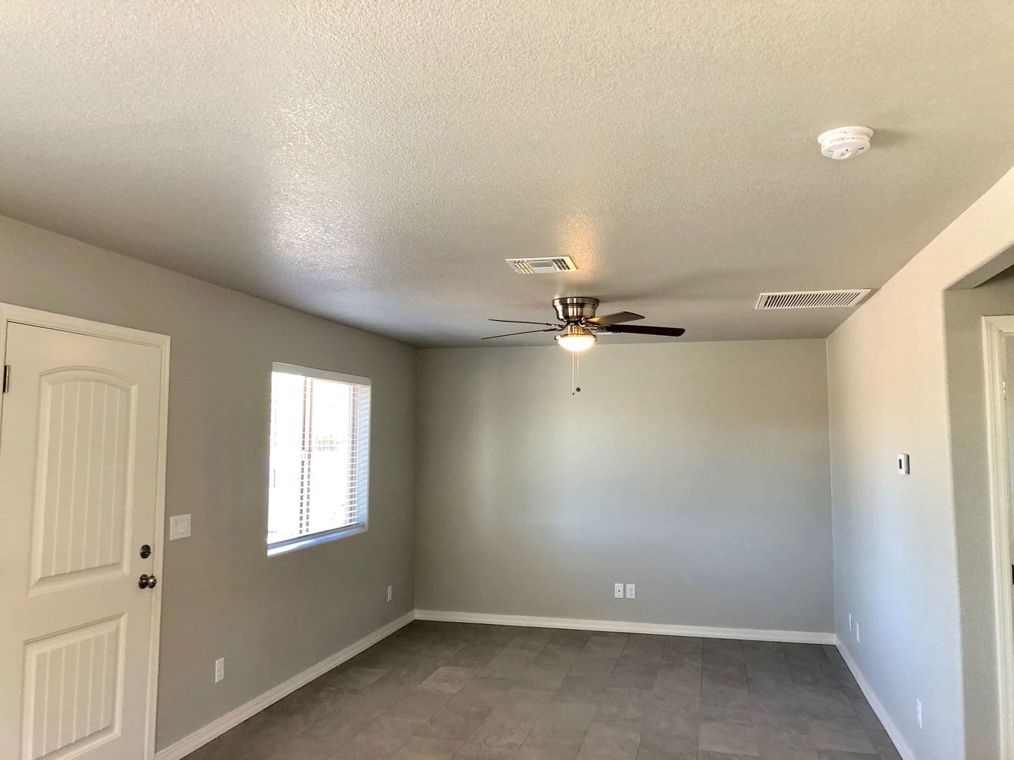 Kingman House: 3303 E Devlin Ave