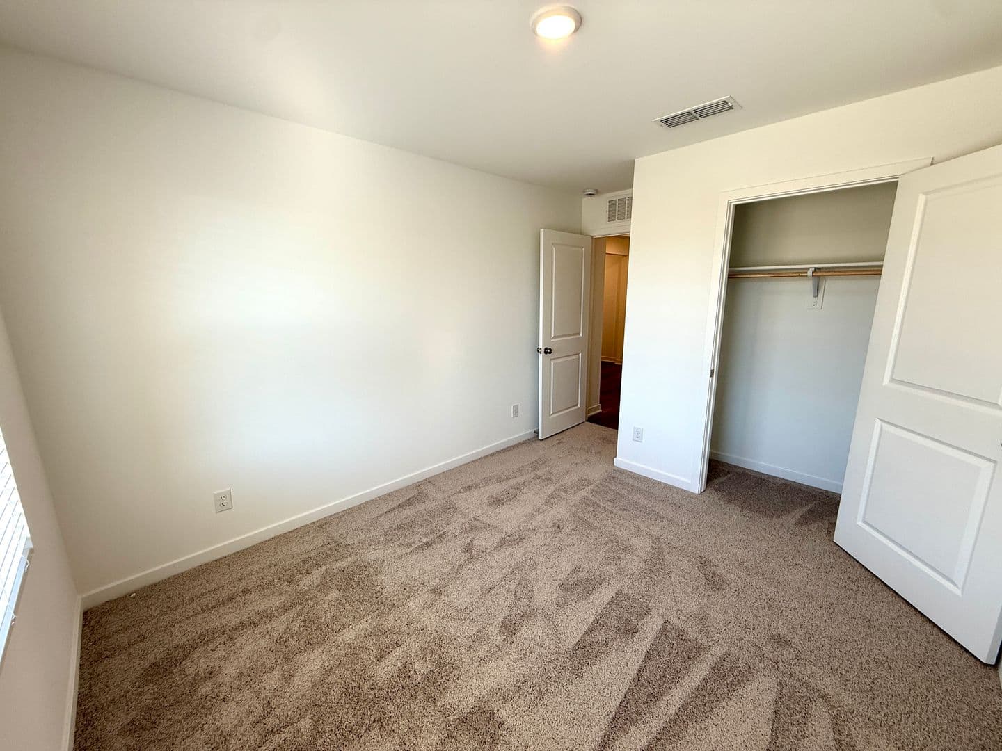 Fort Mohave House: 1976 Fairway Pl.
