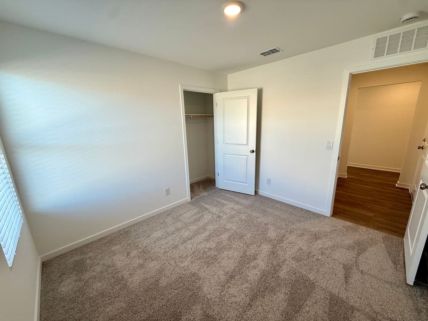 Fort Mohave House: 1976 Fairway Pl.