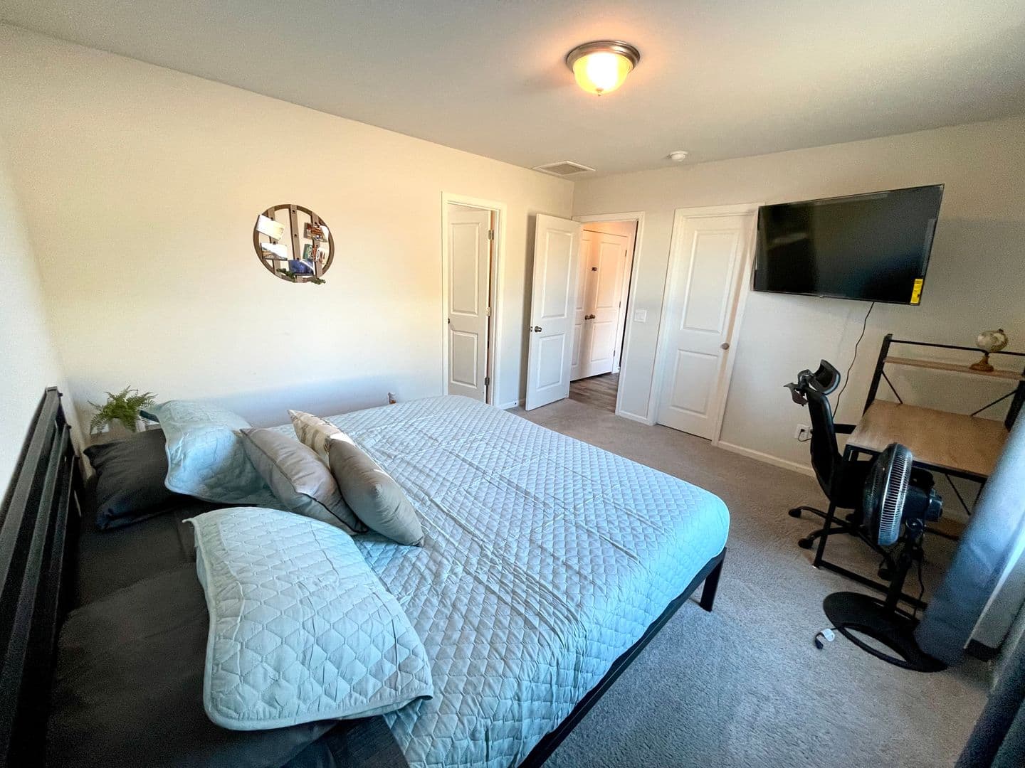 Bullhead City House: 564 Holly St.