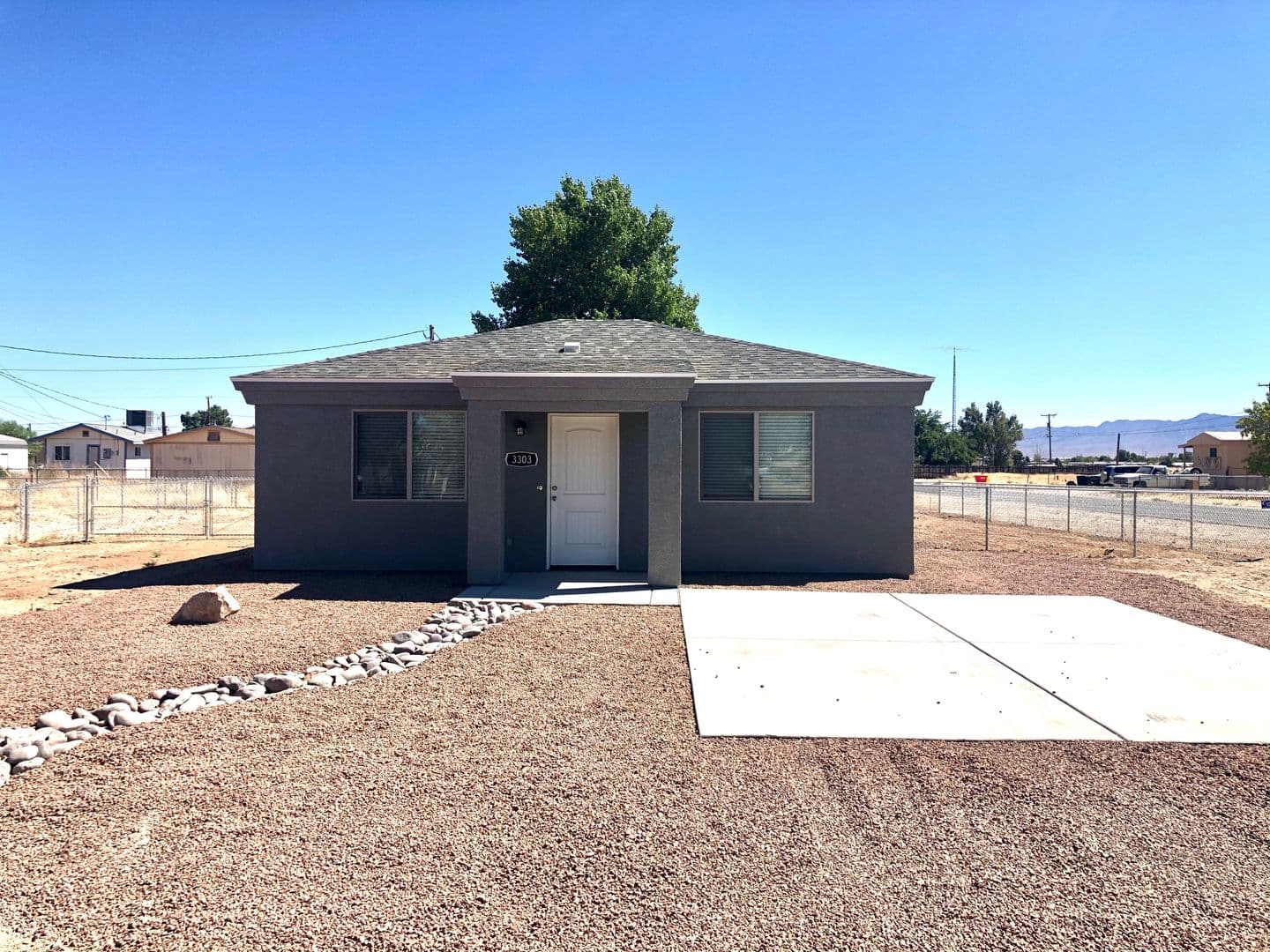 Kingman House: 3303 E Devlin Ave