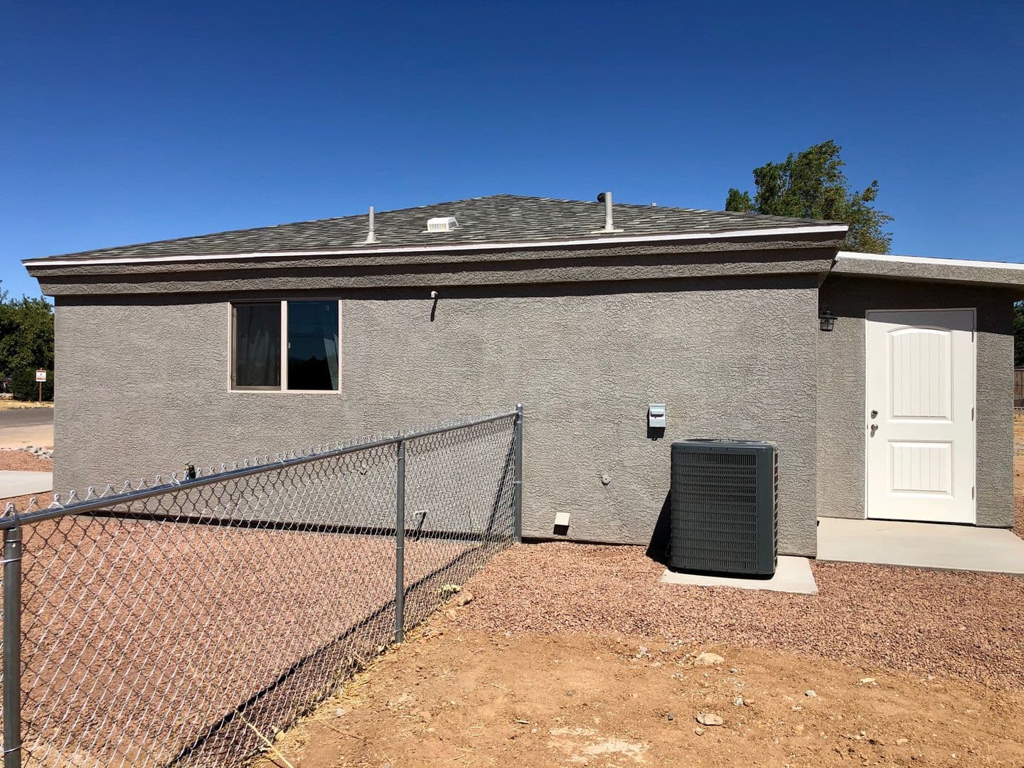 Kingman House: 3303 E Devlin Ave