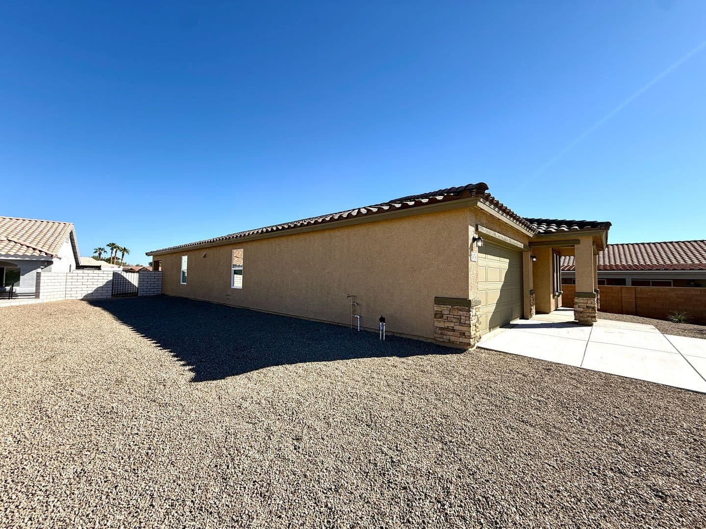 Fort Mohave House: 1976 Fairway Pl.