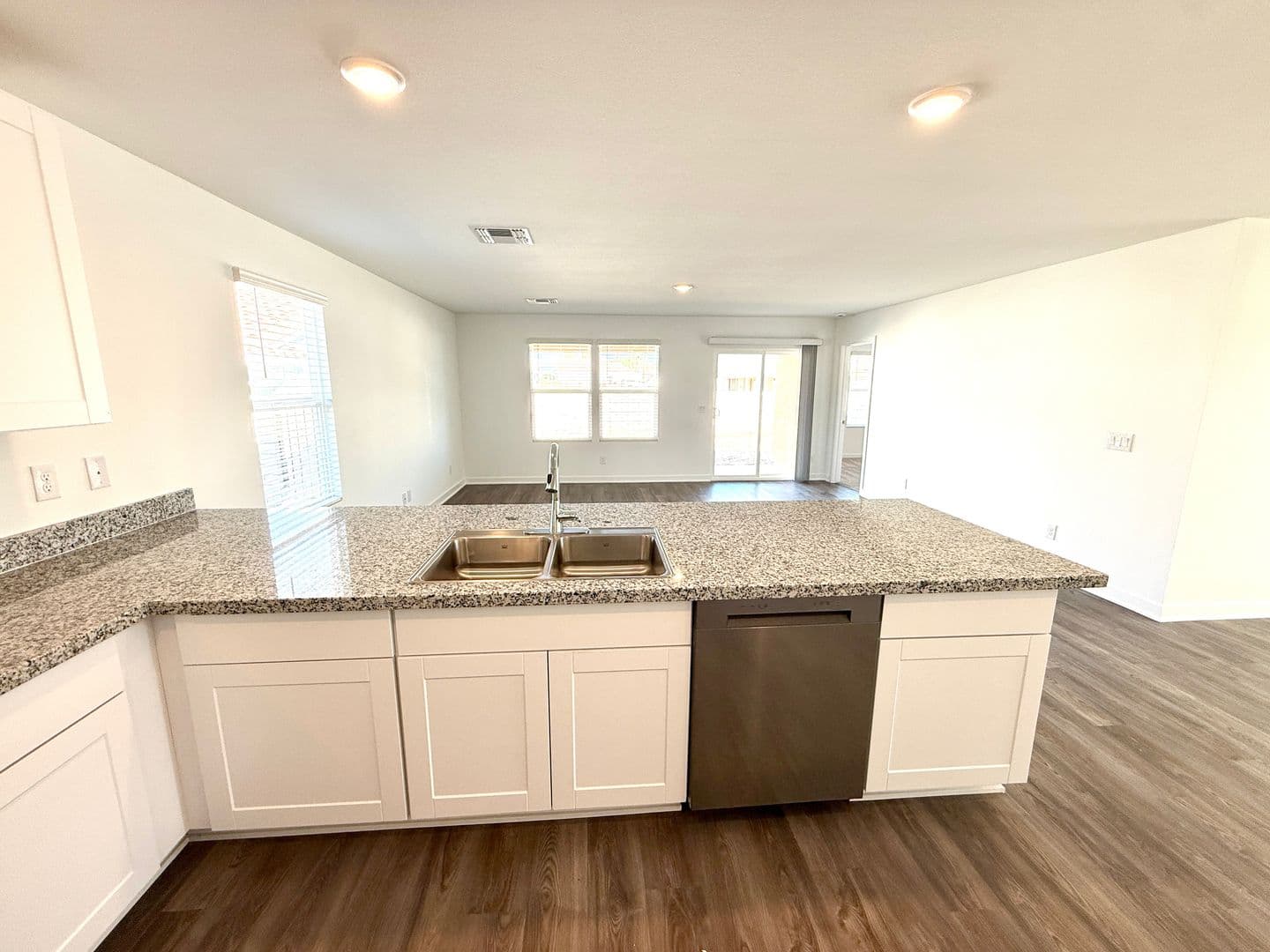 Fort Mohave House: 1976 Fairway Pl.
