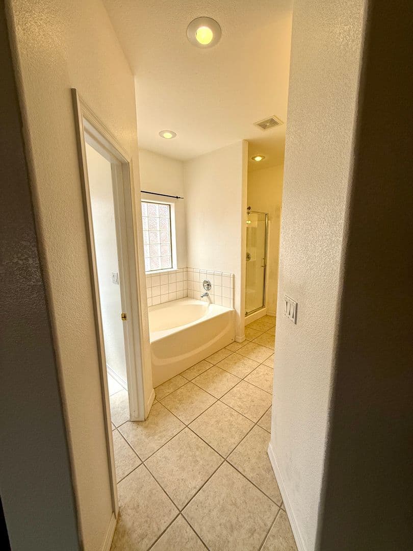 Kingman House: 2116 Roy Rogers Way