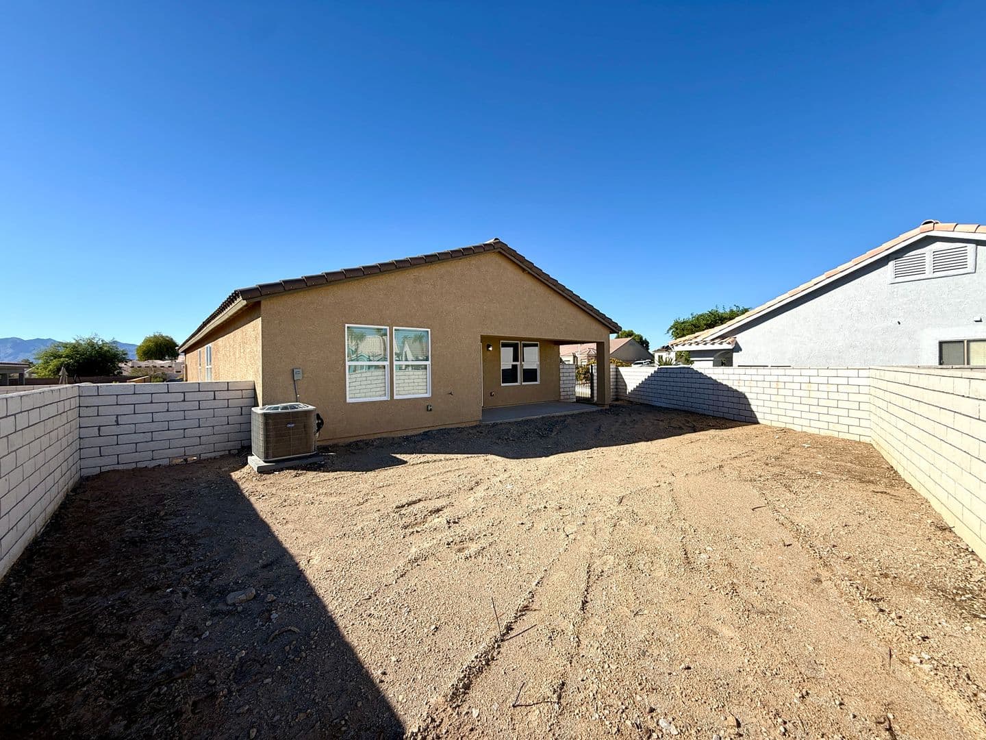 Fort Mohave House: 1976 Fairway Pl.