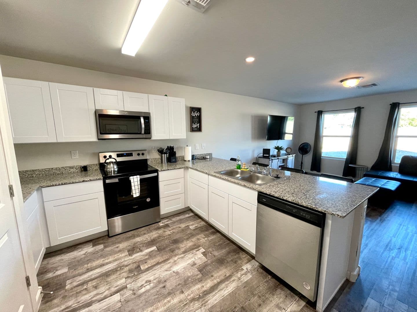 Bullhead City House: 564 Holly St.