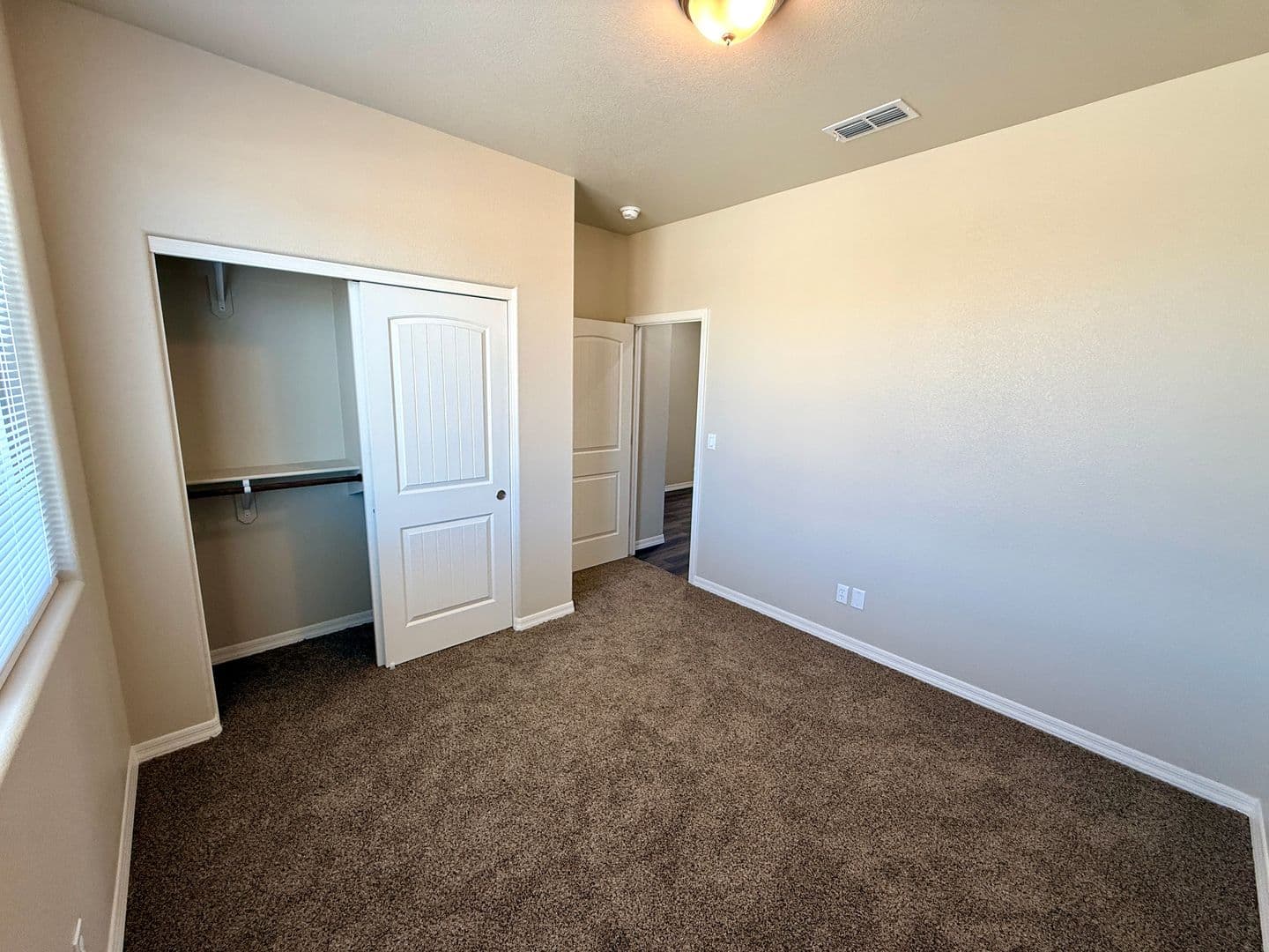 Kingman House: 3572 Charleston Loop