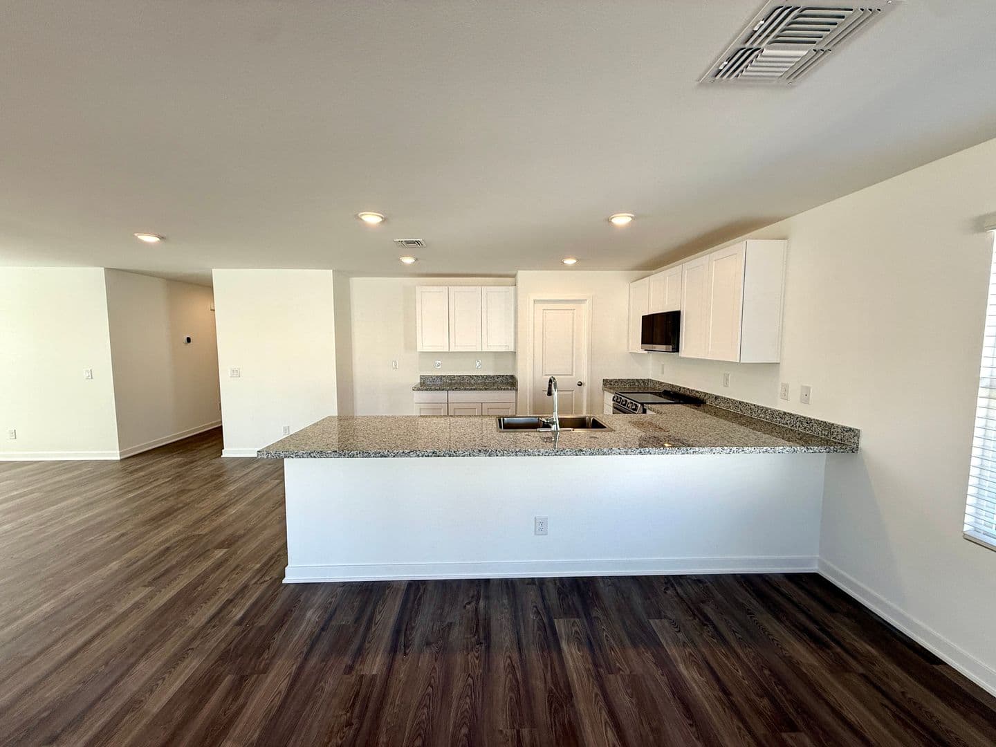 Fort Mohave House: 1976 Fairway Pl.