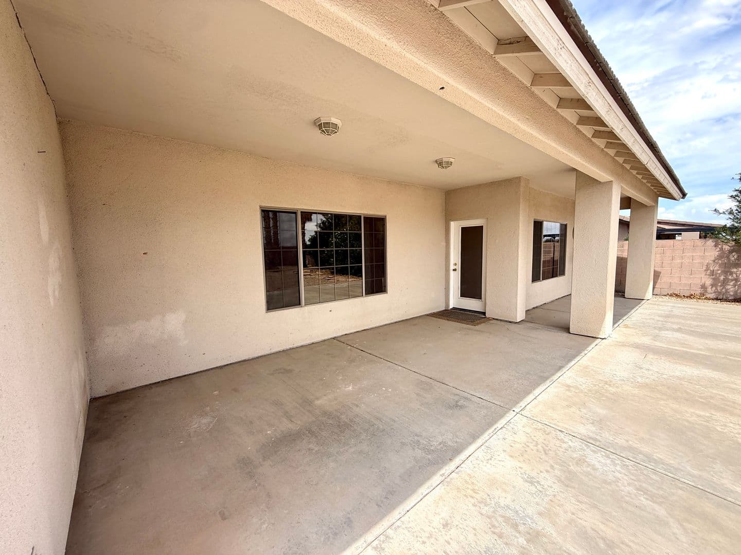 Kingman House: 2116 Roy Rogers Way