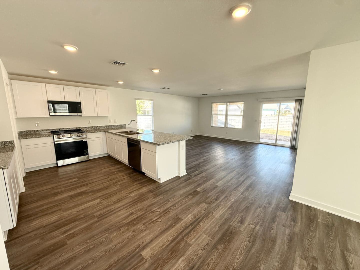 Fort Mohave House: 1976 Fairway Pl.