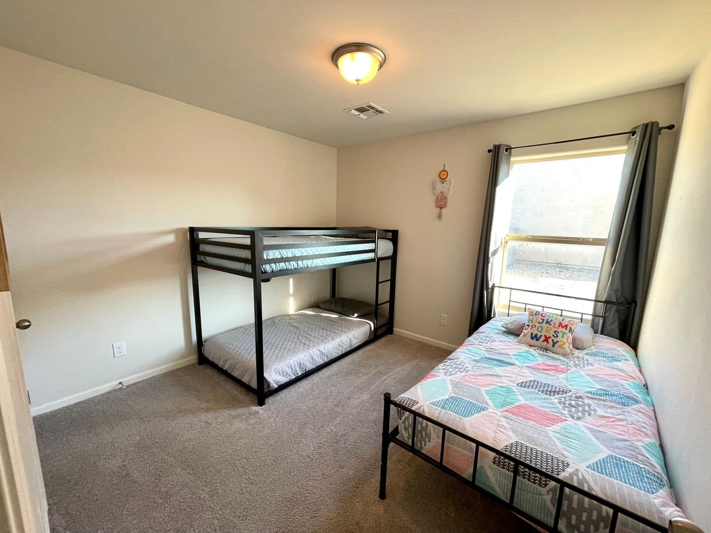 Bullhead City House: 564 Holly St.