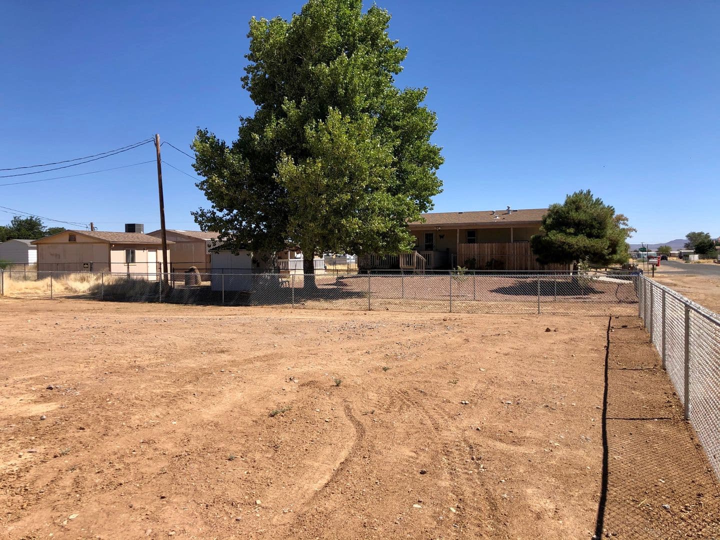 Kingman House: 3303 E Devlin Ave