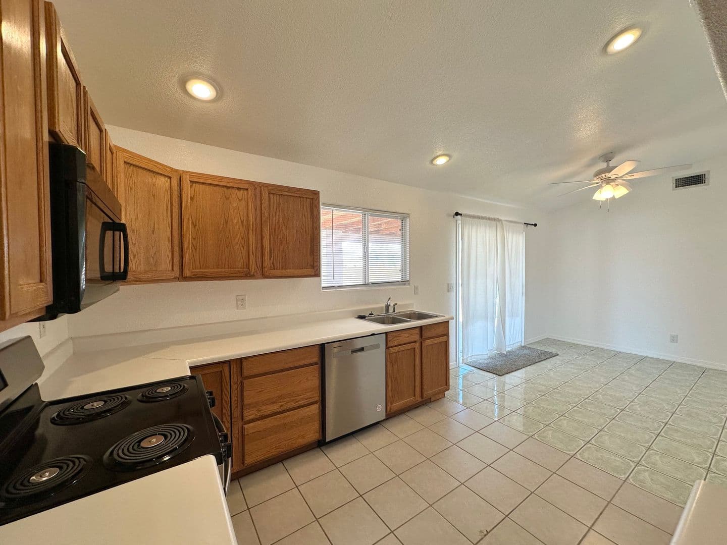 Golden Valley House: 6582 W. Hershey Way