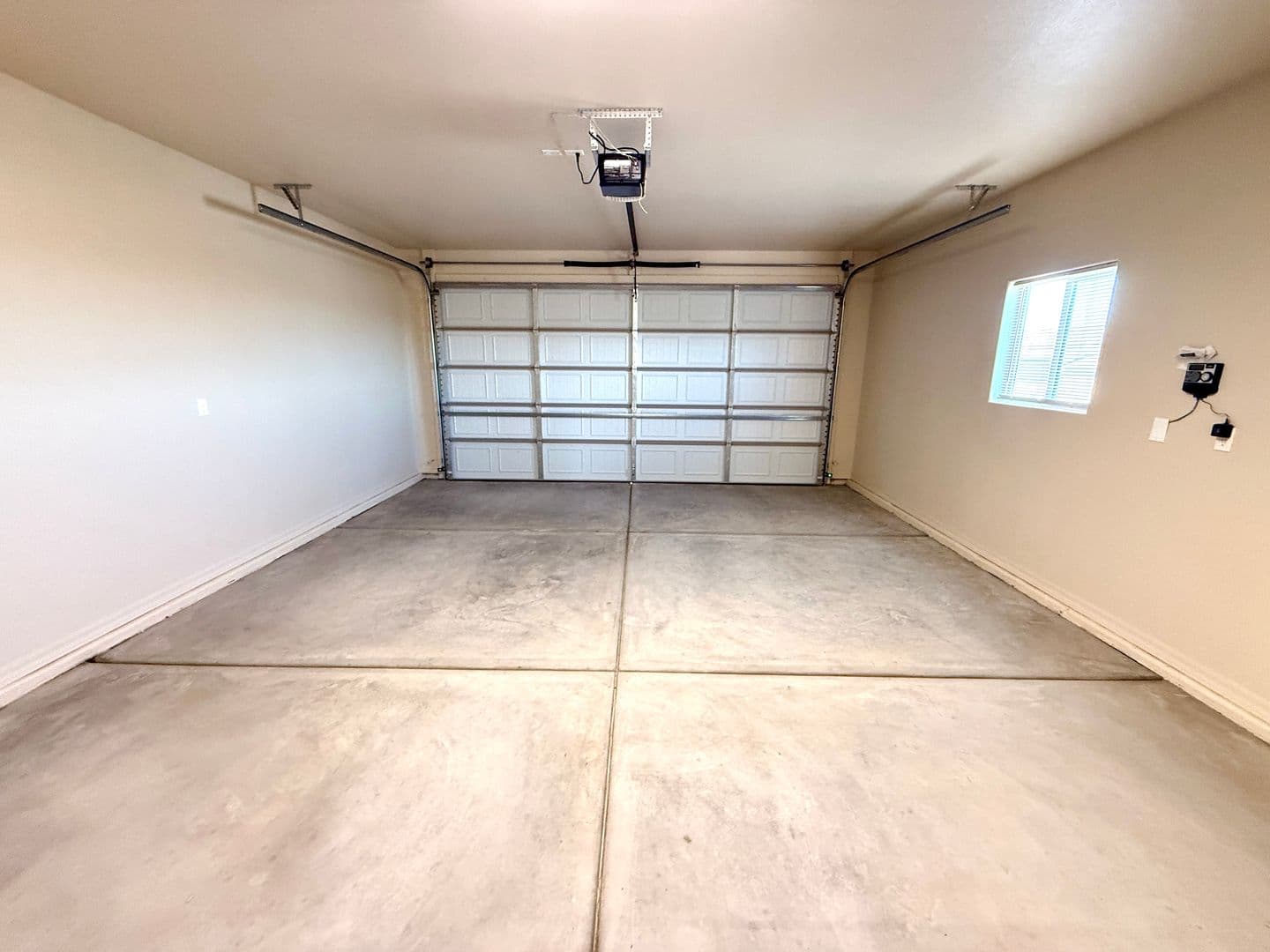 Kingman House: 3572 Charleston Loop
