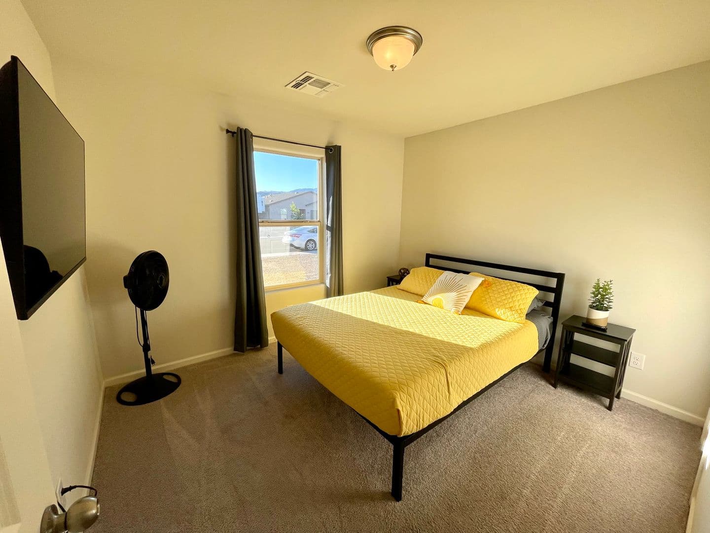 Bullhead City House: 564 Holly St.