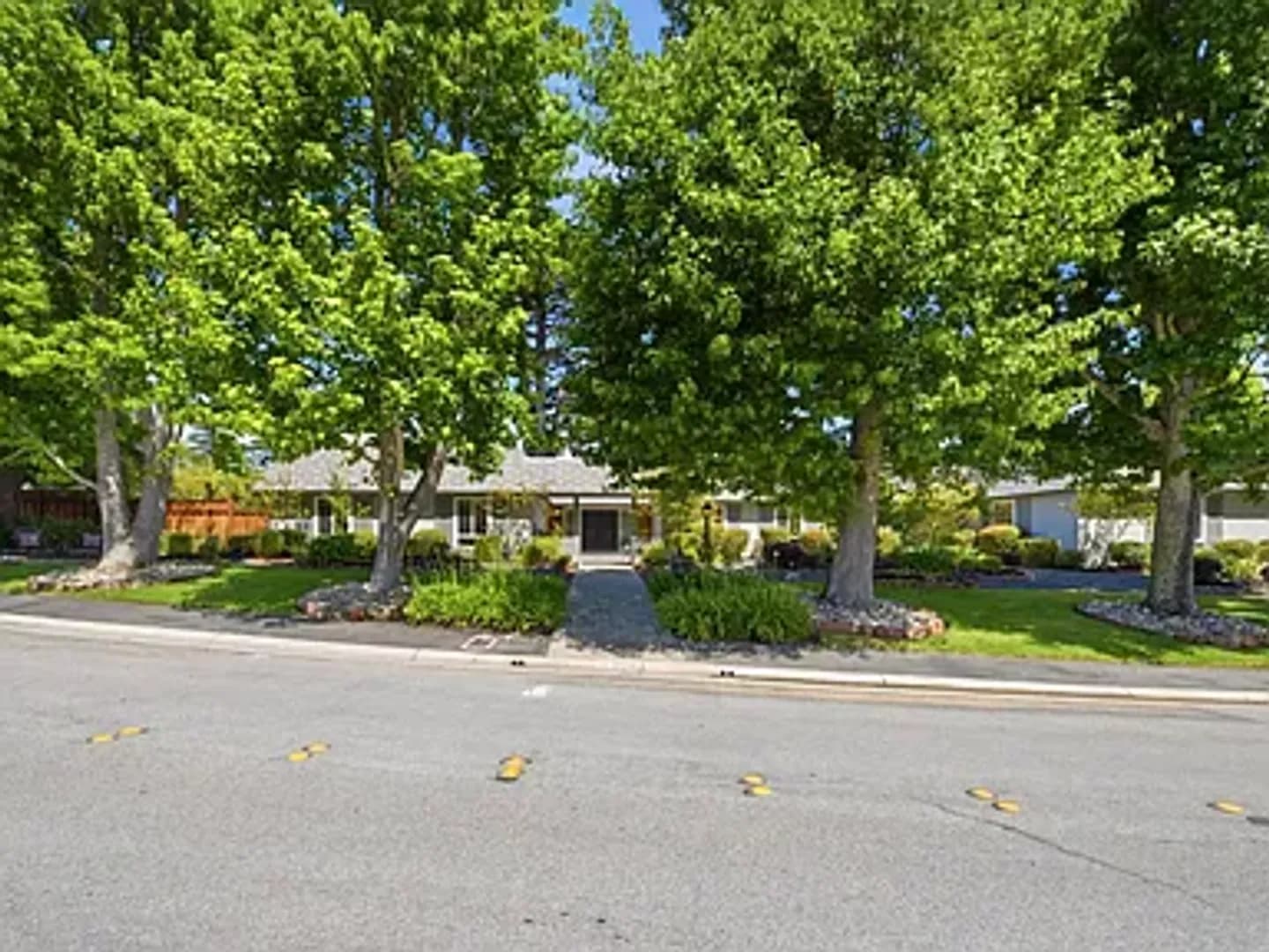 Hillsborough House: 2140 Carmelita Avenue