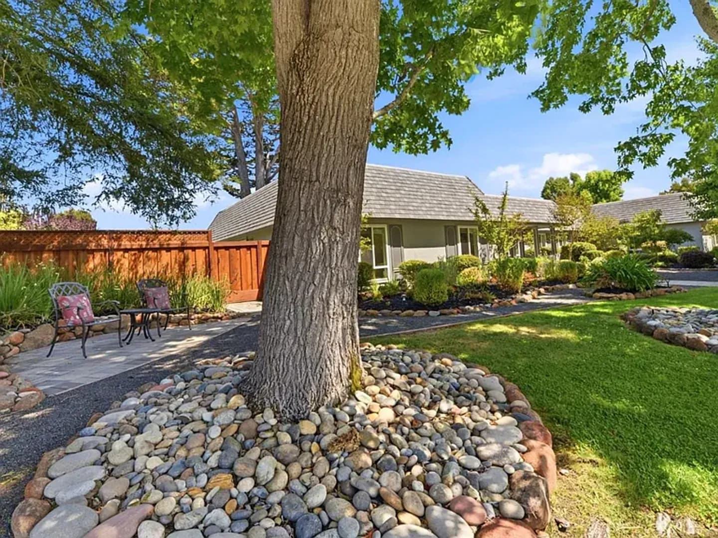 Hillsborough House: 2140 Carmelita Avenue