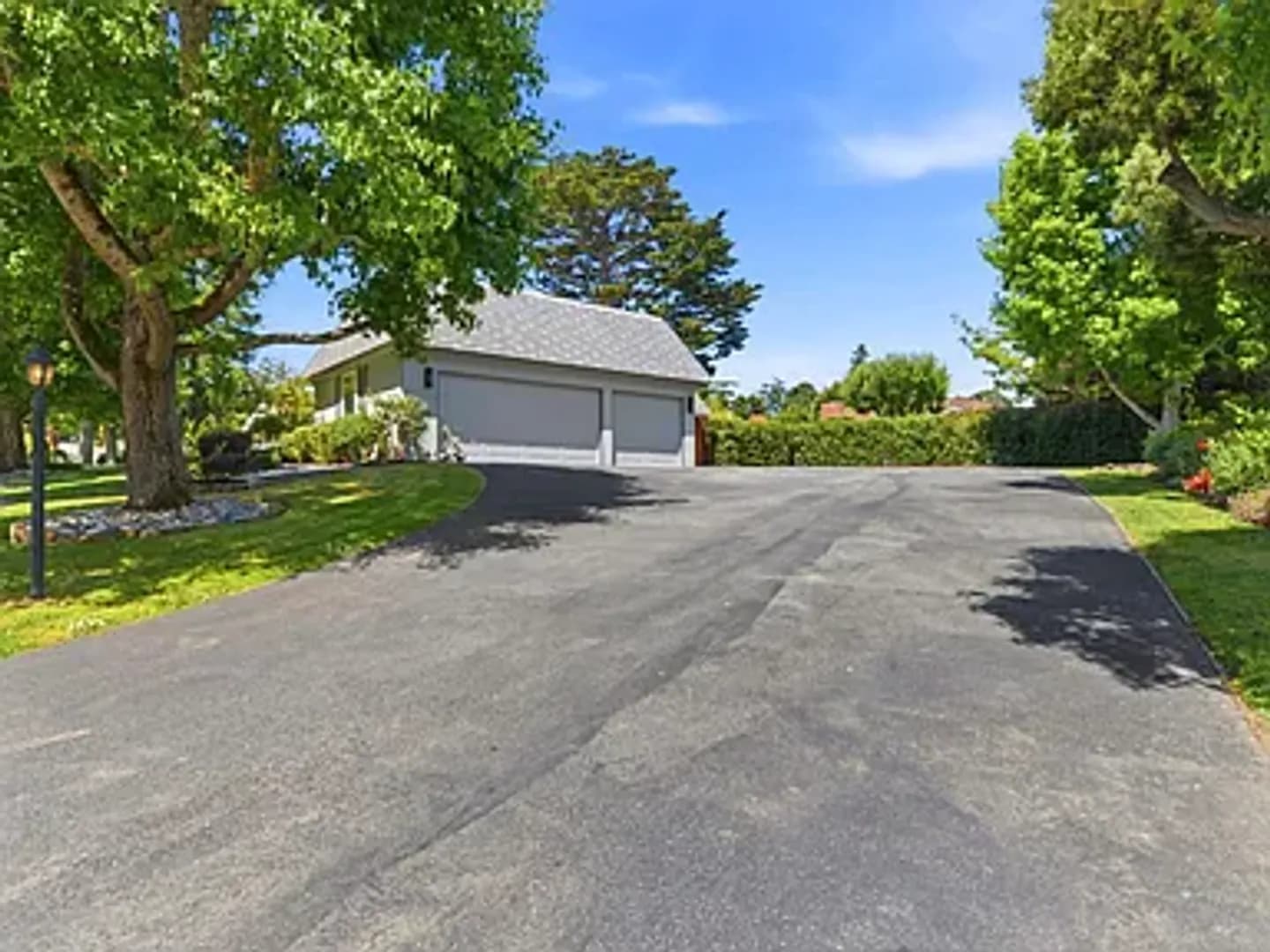 Hillsborough House: 2140 Carmelita Avenue