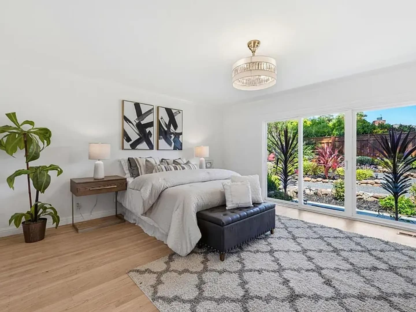 Hillsborough House: 2140 Carmelita Avenue