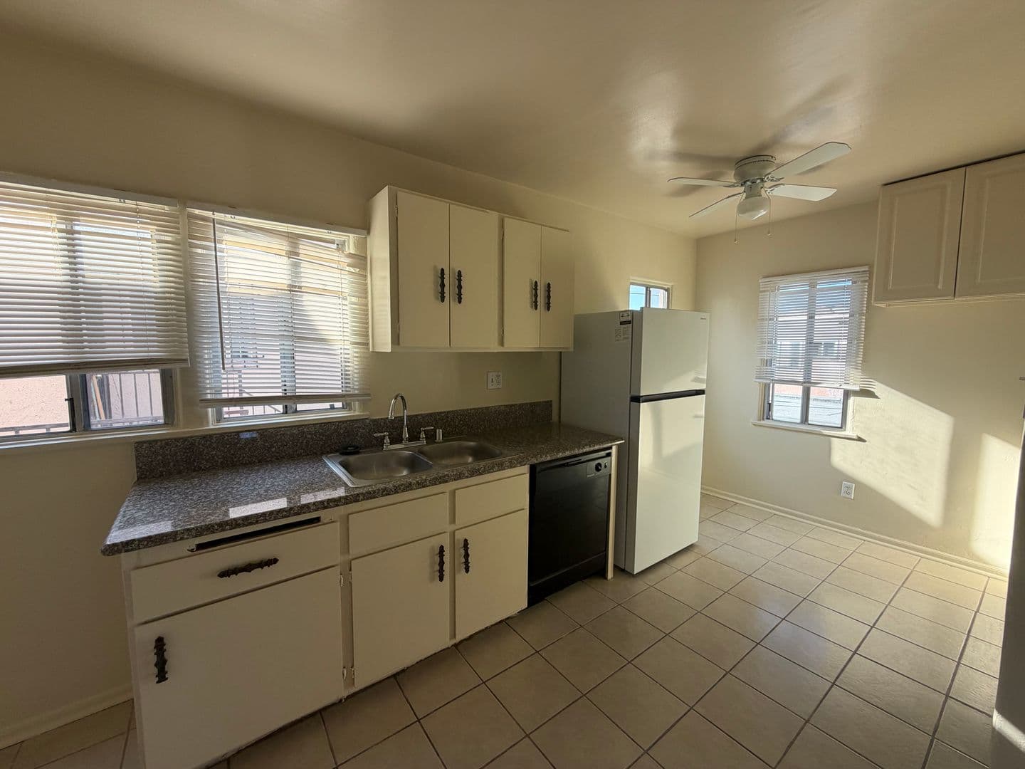 San Pedro Apartment: 1372 - 1378 W 13th St