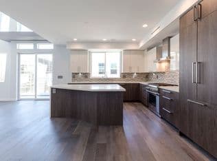 Redondo Beach House: 205 S Irena Ave
