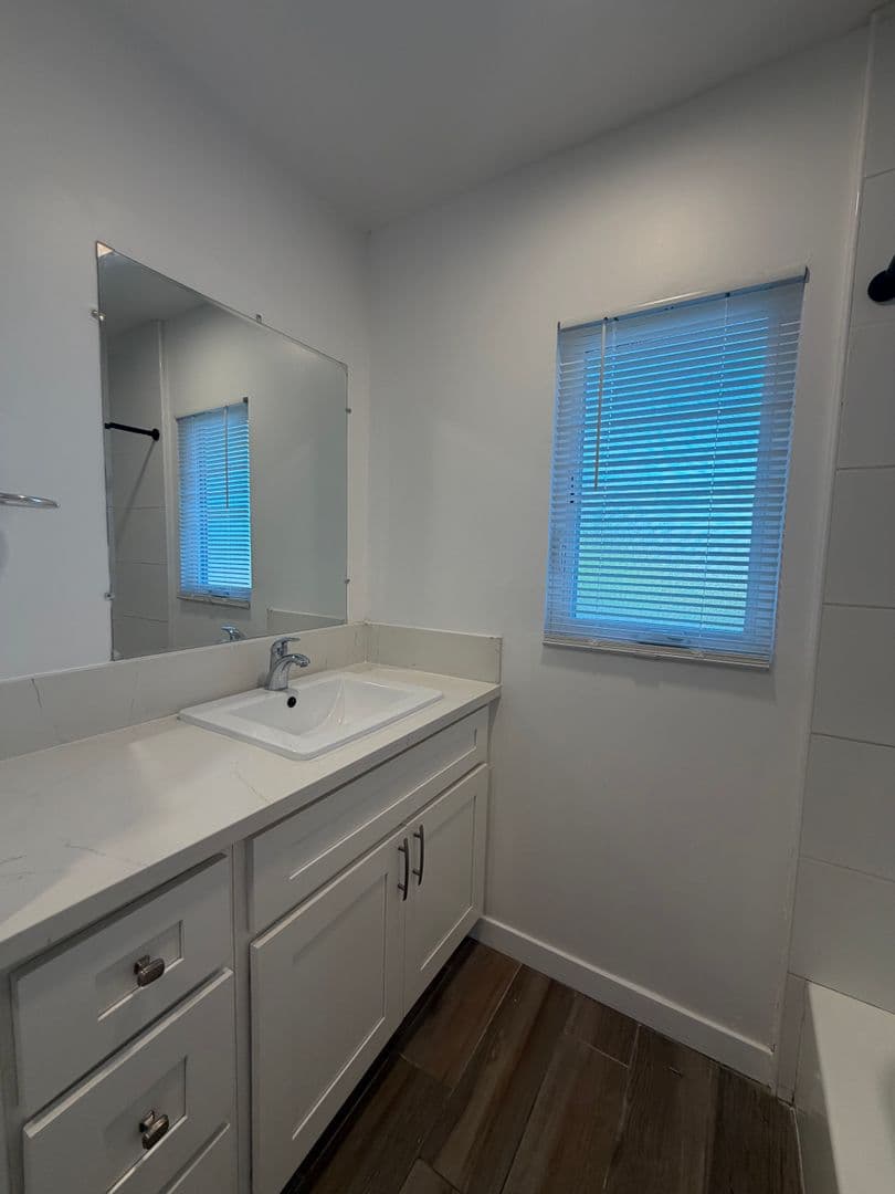 Inglewood Apartment: 11600 Crenshaw Blvd.