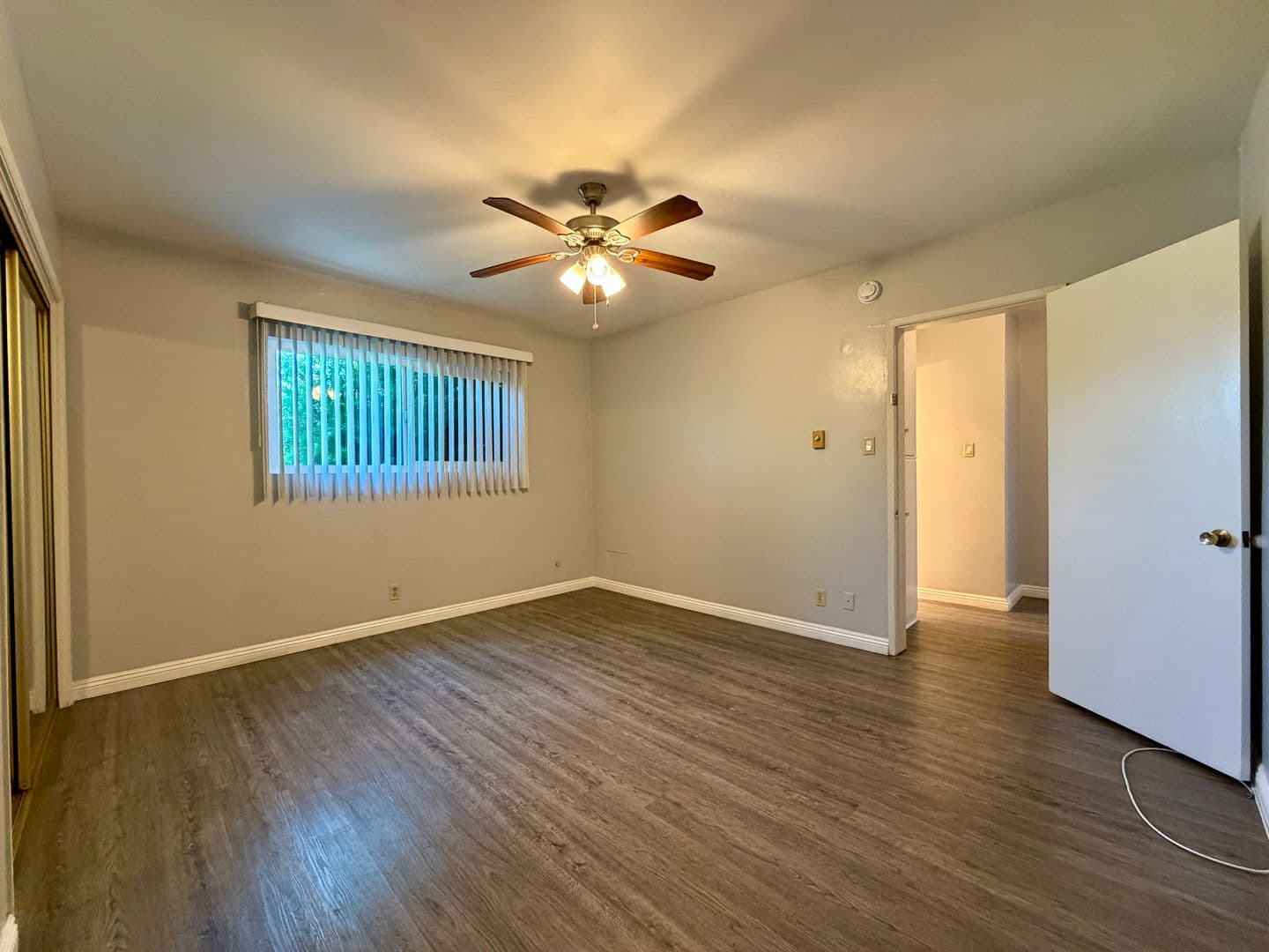 Inglewood Townhome: 900 Kincaid Avenue