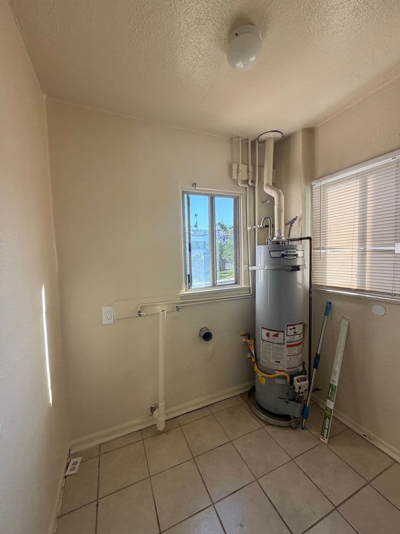 San Pedro Apartment: 1372 - 1378 W 13th St