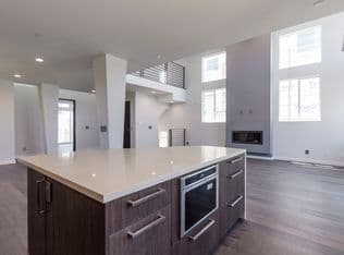 Redondo Beach House: 205 S Irena Ave