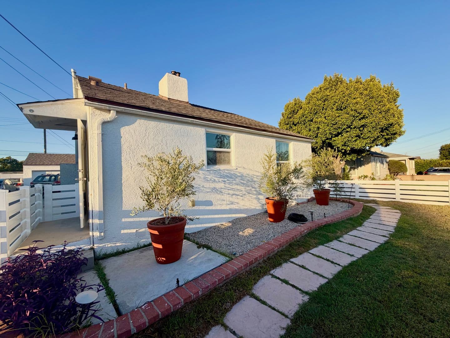 Los Angeles House: 6031 W. 86th Place