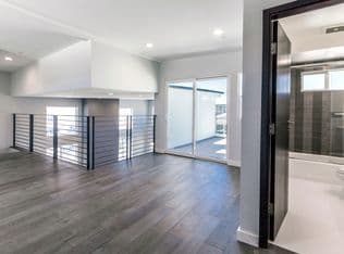 Redondo Beach House: 205 S Irena Ave