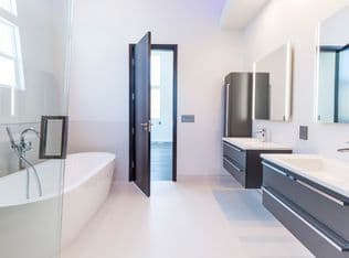 Redondo Beach House: 205 S Irena Ave