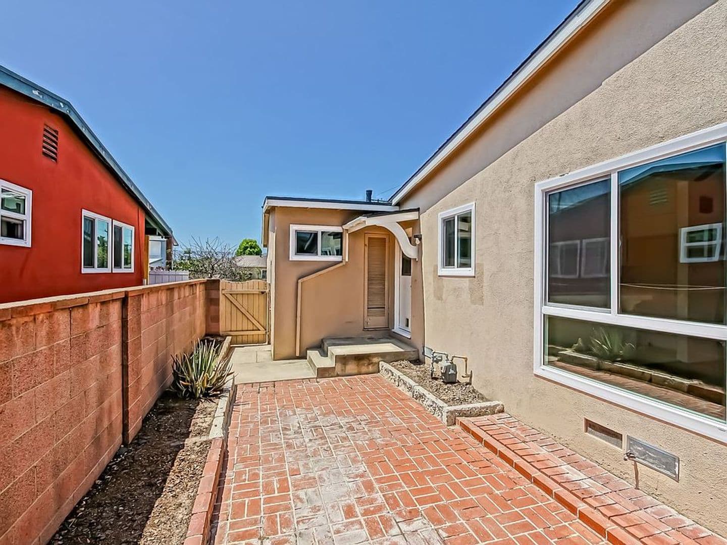 Torrance House: 3531 W 226th St