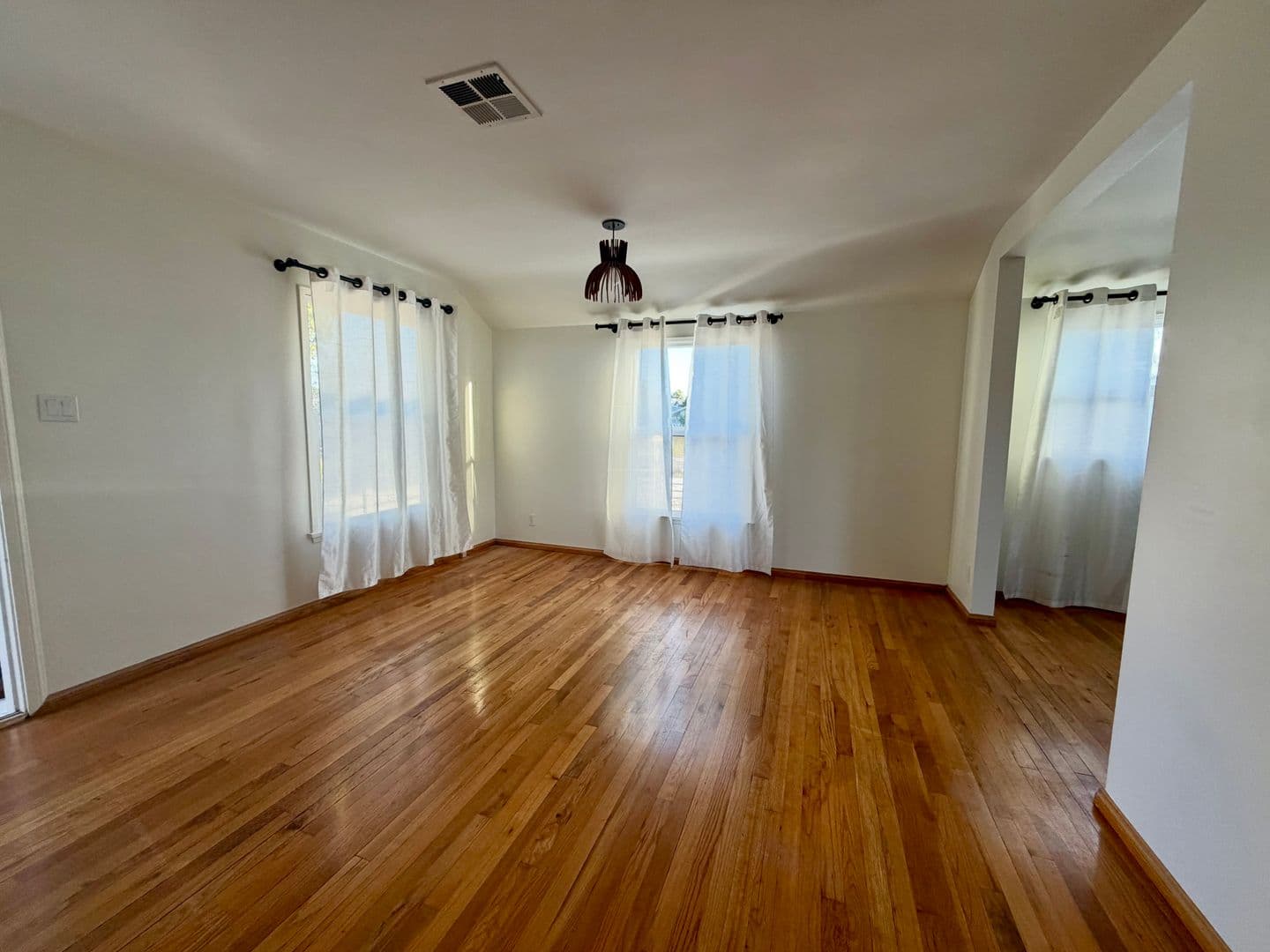Los Angeles House: 6031 W. 86th Place