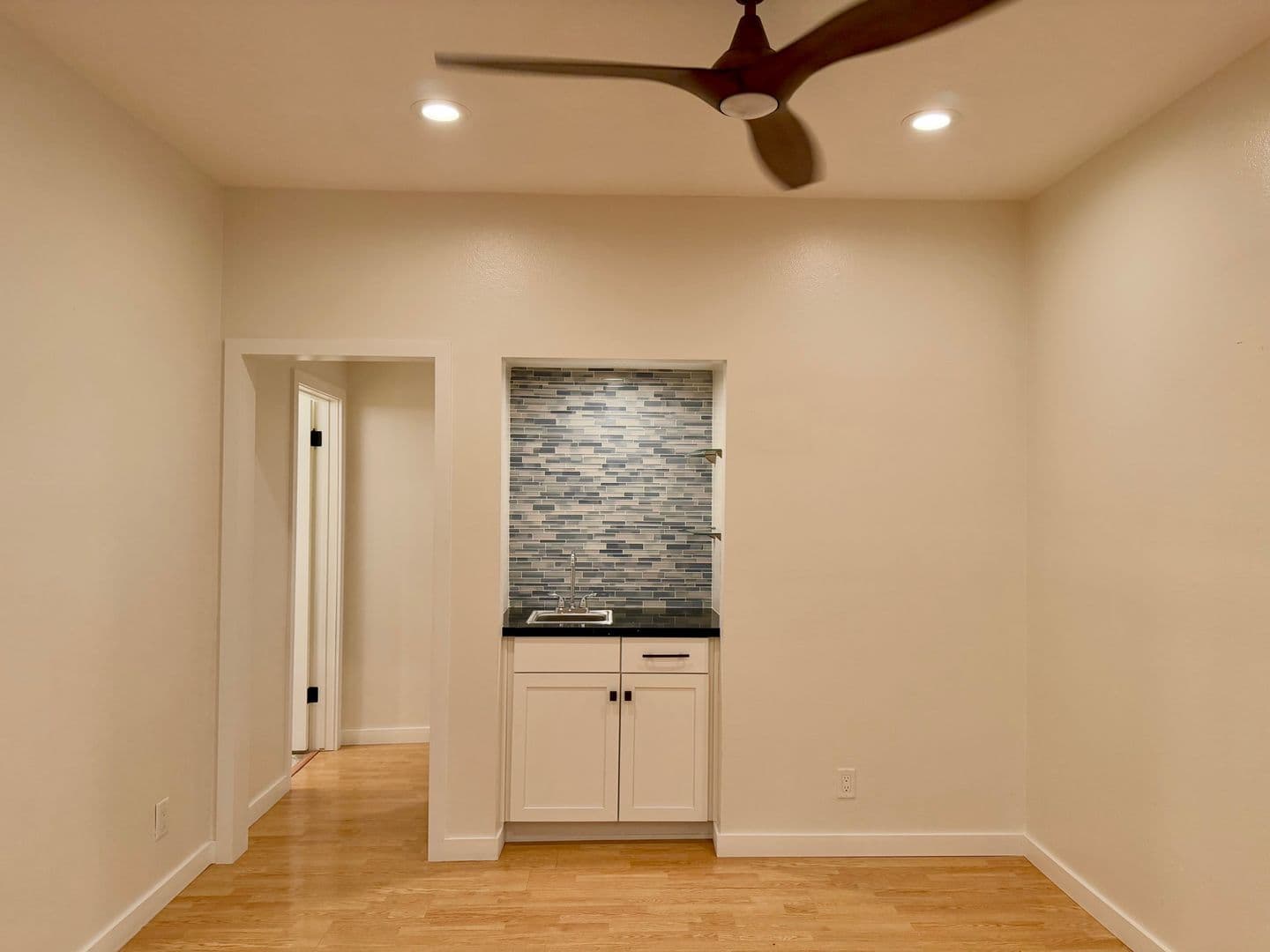 Playa Del Rey House: 8180 Manitoba St #4-136
