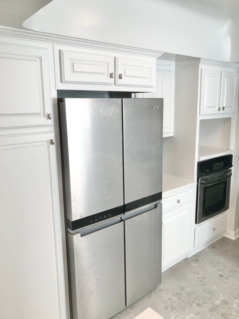 Los Angeles House: 828 Alandele Avenue