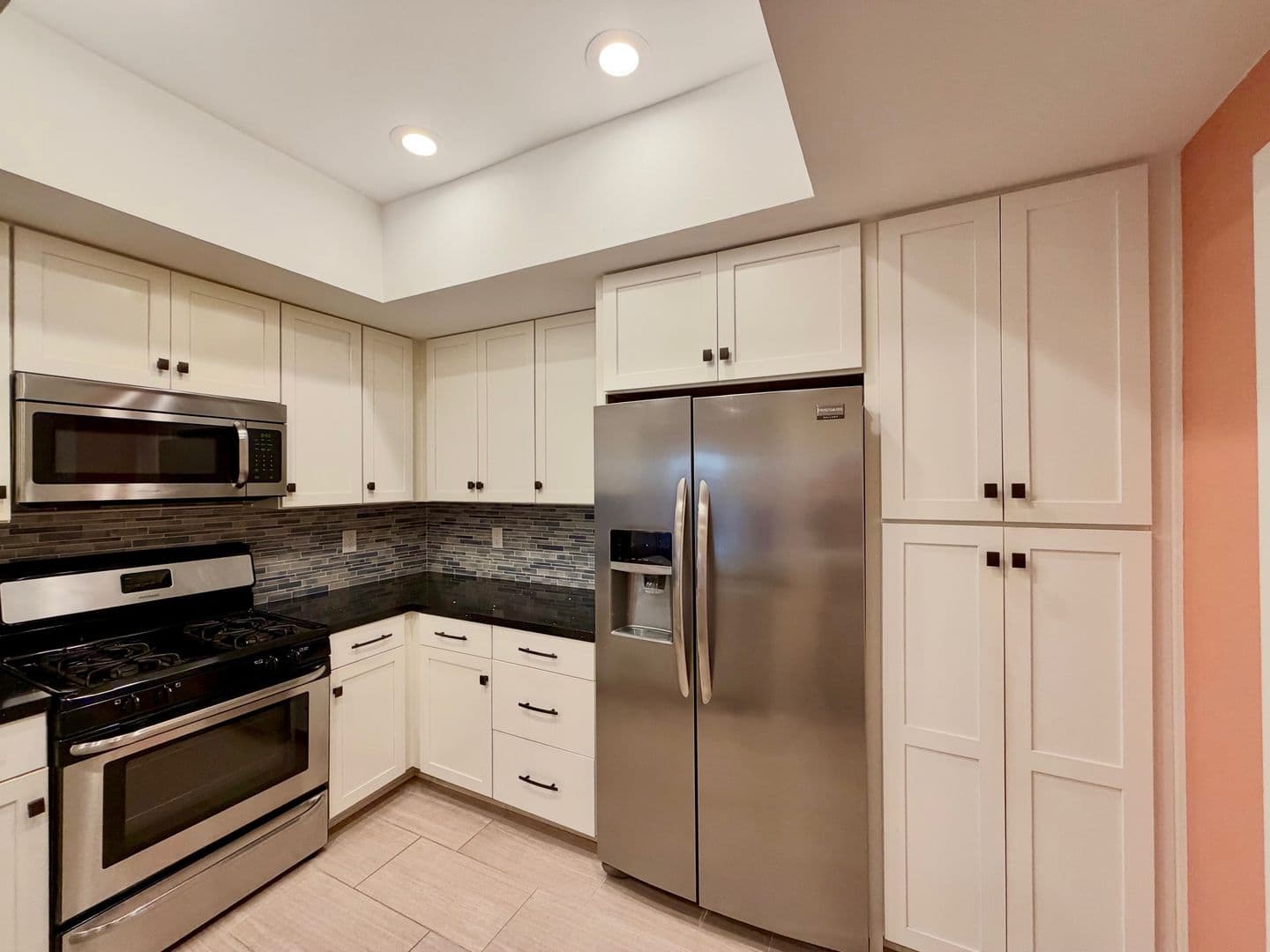Playa Del Rey House: 8180 Manitoba St #4-136