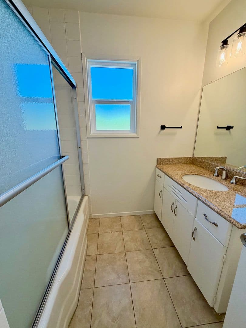 Torrance House: 3531 W 226th St